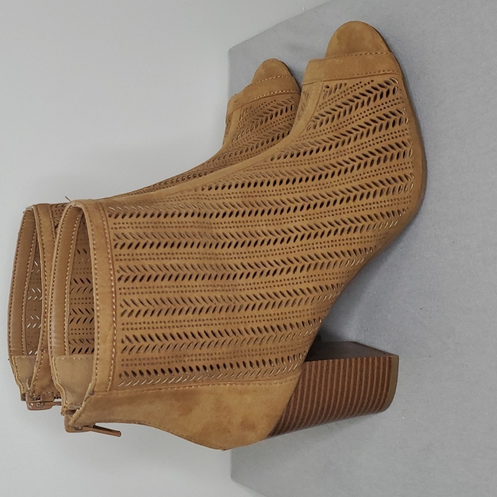 Apt 9 Suede peep toe booties